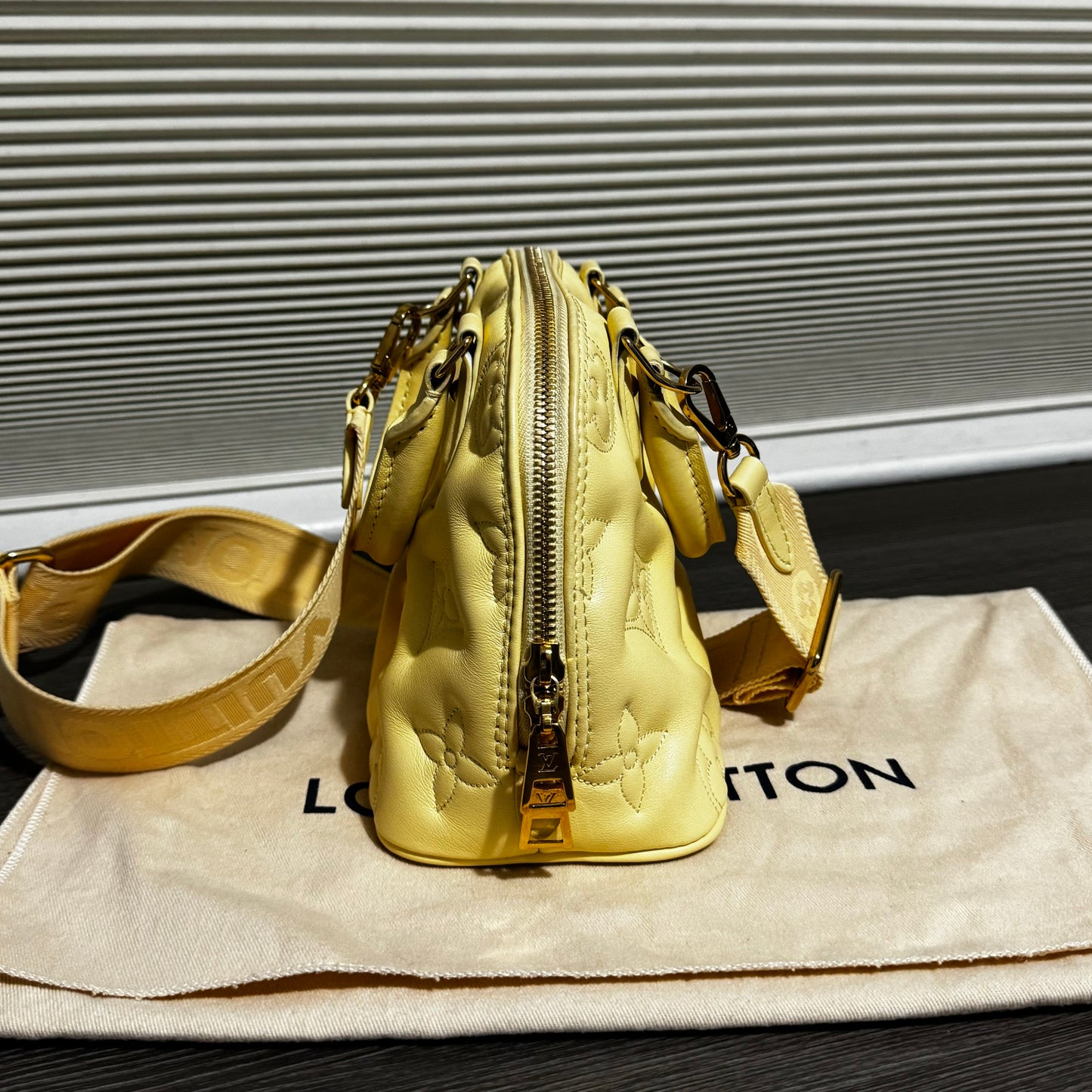 LV Alma BB handbag (Yellow leather)