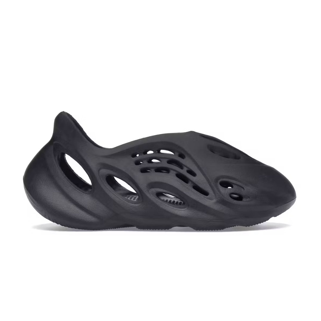 Yeezy Foam RNNR “Onyx” (Size 10)