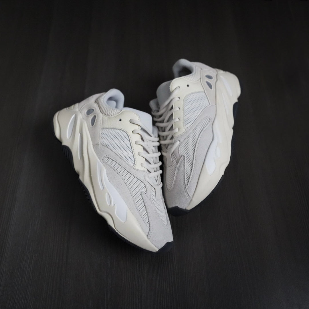 Yeezy 700 “Analog” (Size 9)