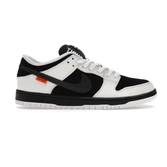 Nike SB Dunk low “Tightbooth” (Size 9.5)