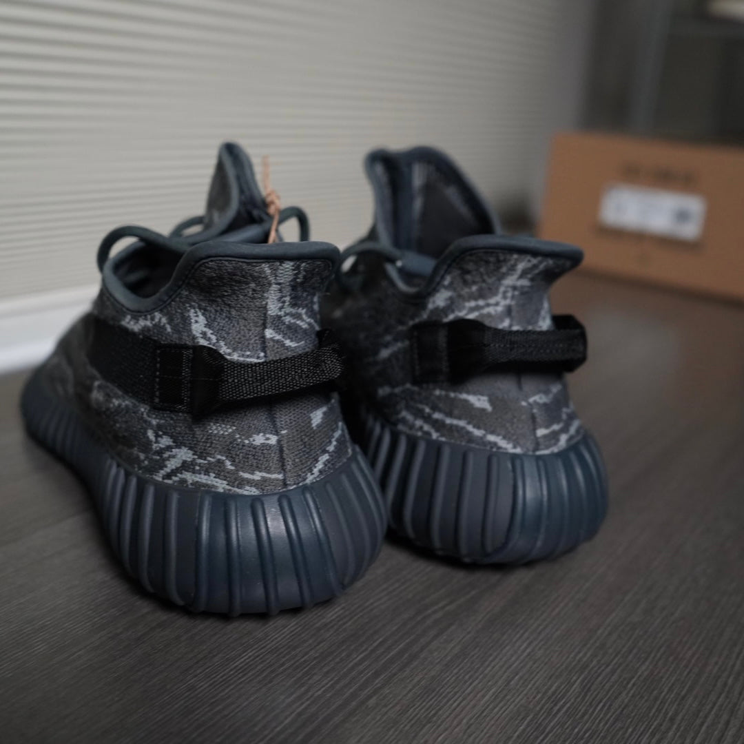 MX Dark Salt Yeezy 350 V2 (Size 12.5)