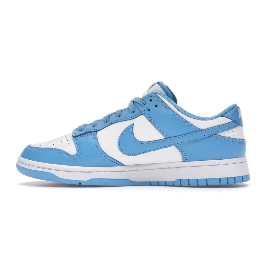 Nike Dunk low “UNC” (Size 10)