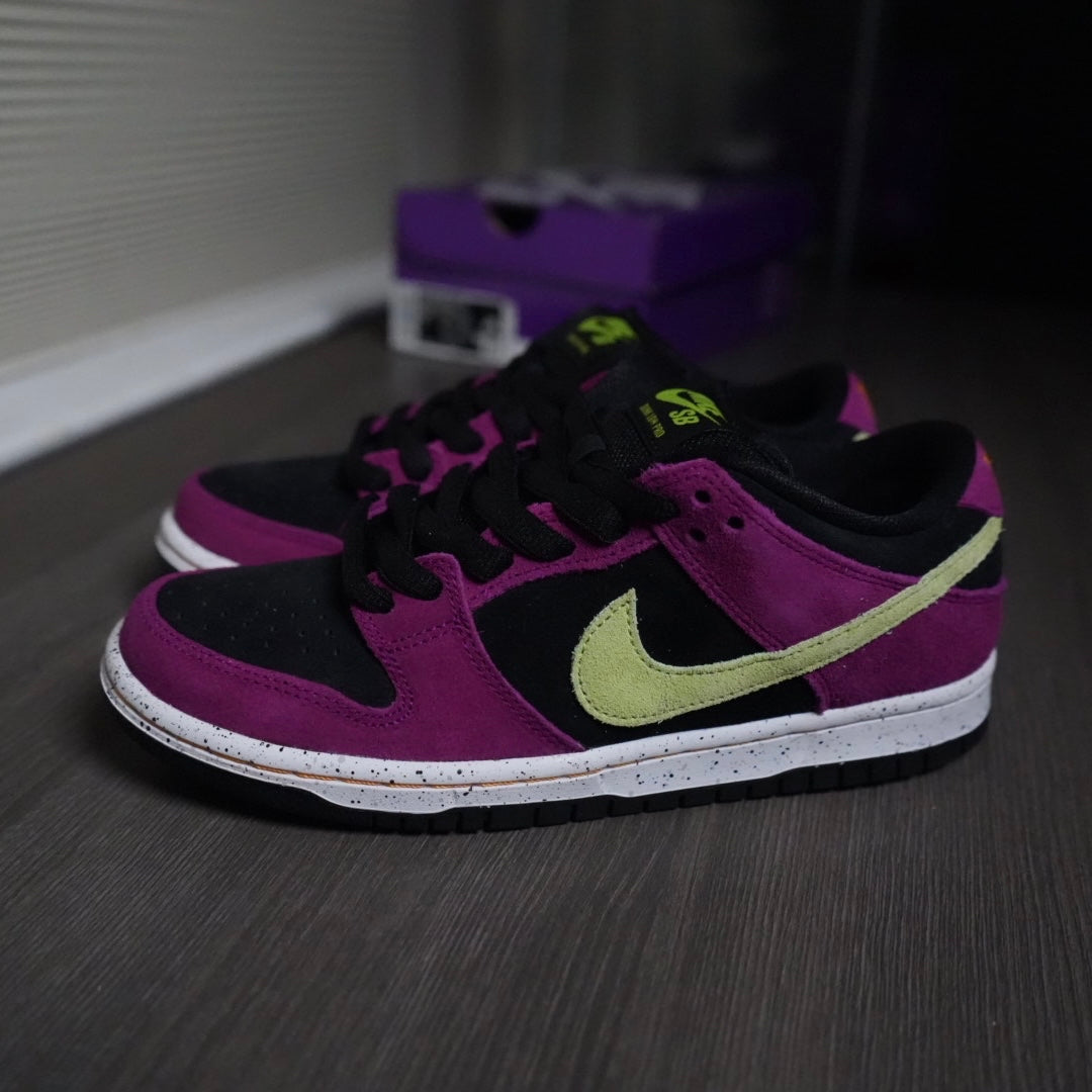 Red Plum Nike SB Dunk low (Size 5.5)