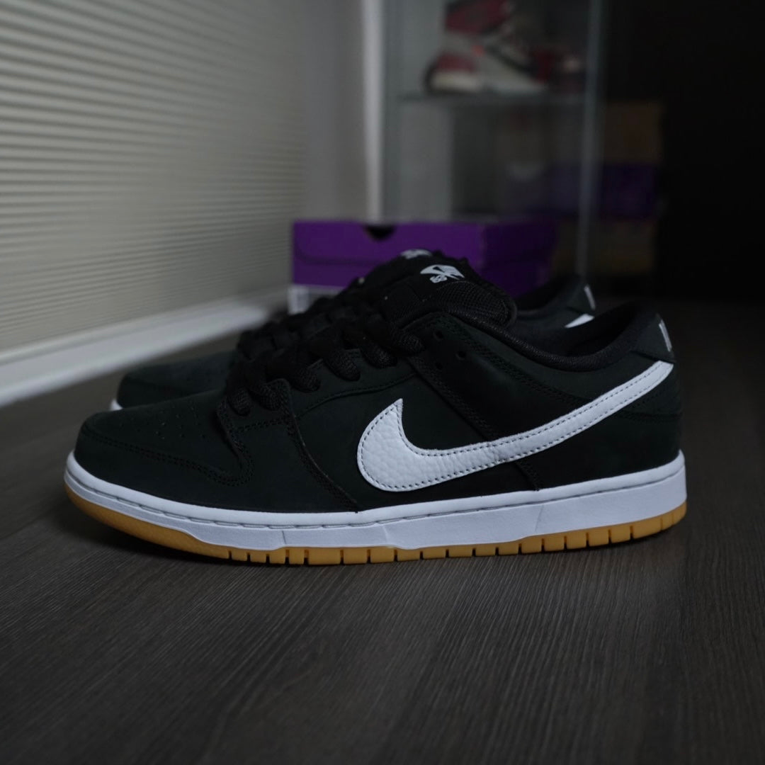 Nike SB Dunk low “Black Gum” (Size 9.5)