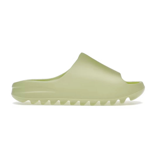 Yeezy Slides “Glow” (Size 10)