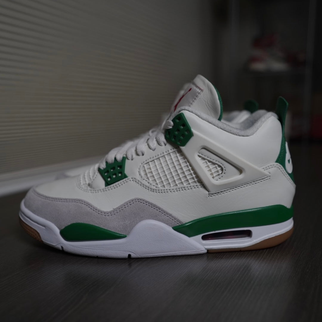 Jordan 4 Retro SB “Pine Green” (Size 8)