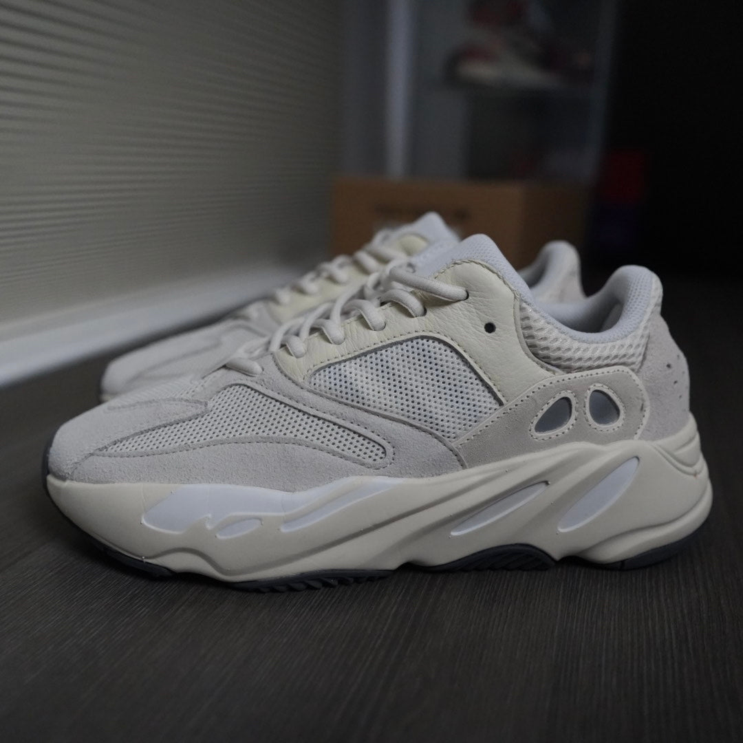 Yeezy 700 “Analog” (Size 9)