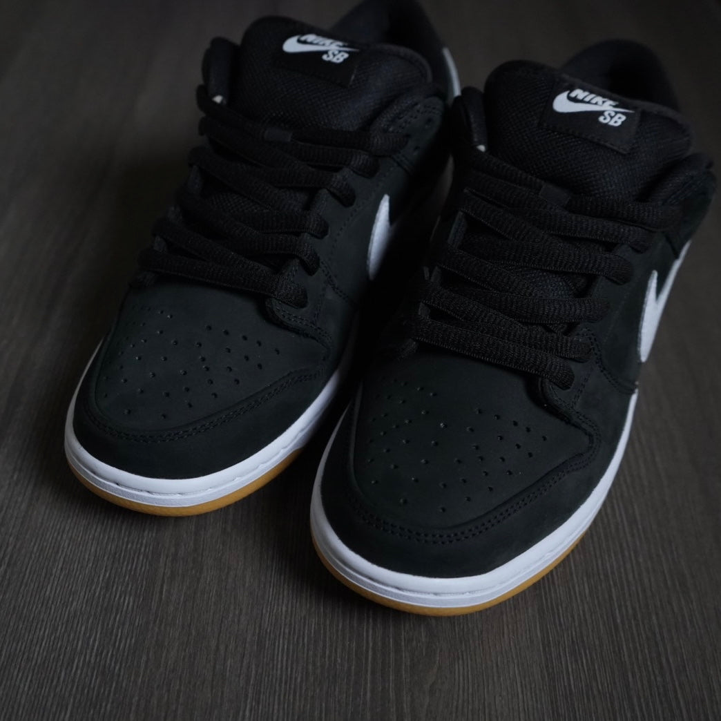 Nike SB Dunk low “Black Gum” (Size 9.5)