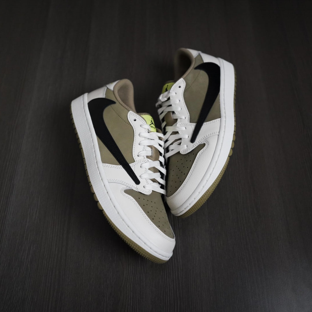 Travis Scott GOLF Jordan 1 Low (Size 9)