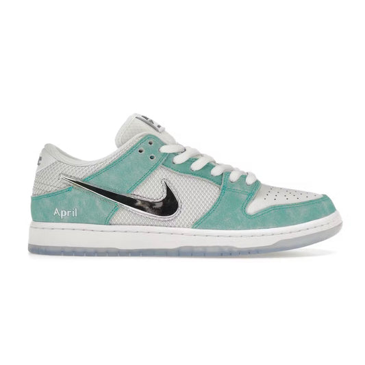 April Nike SB Dunk low (Multiple Sizes)