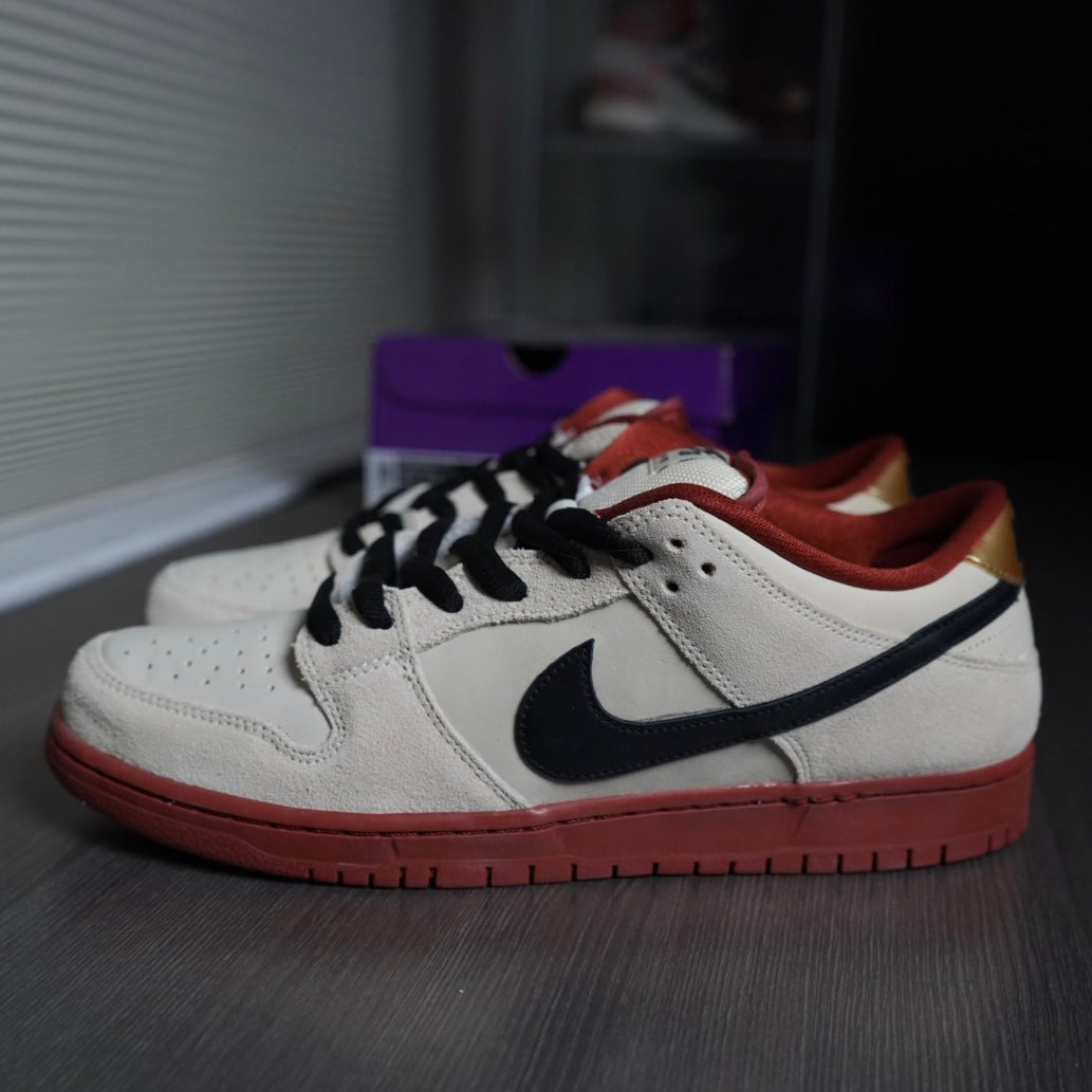 Muslin Nike SB Dunk low (Size 11.5)