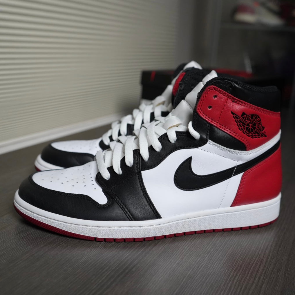 Black Toe Jordan 1 Retro Hi (Size 10)