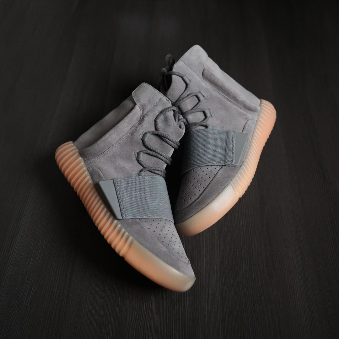 Yeezy 750 “Light Gum Glow in the Dark” (Size 10)