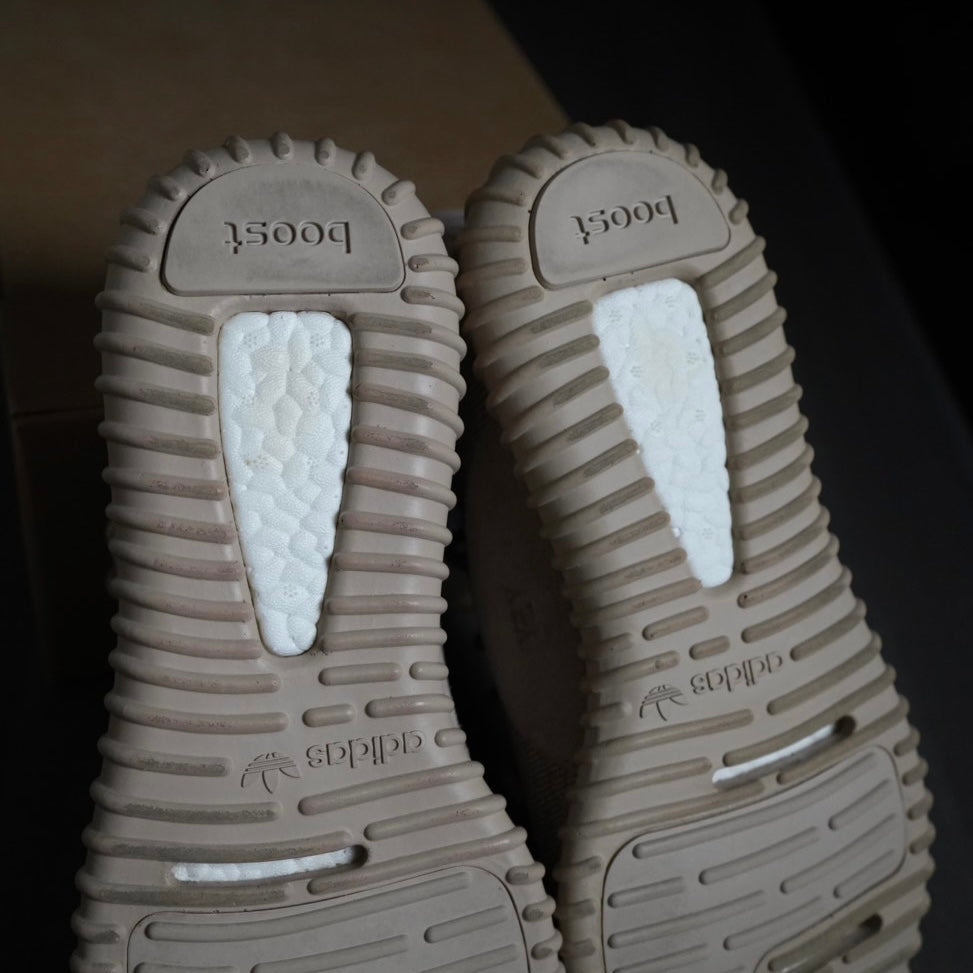 Oxford Tan Yeezy 350 (Size 10)